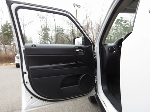 Used 2017 Jeep Patriot Sport w/ Power Value Group image 9