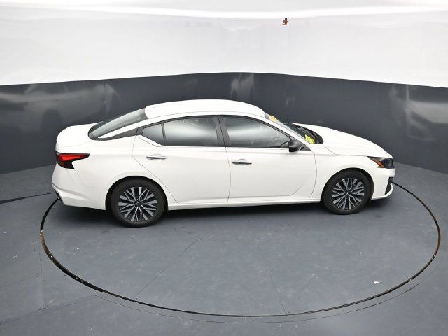 Used 2025 Nissan Altima 2.5 SV FWD image 50