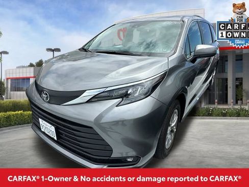 Used 2026 Toyota Sienna XLE FWD image 2