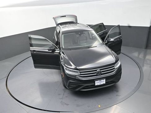 Used 2023 Volkswagen Tiguan SE FWD image 41
