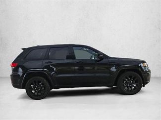 Used 2018 Jeep Grand Cherokee Altitude video 4