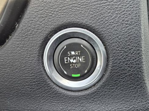 Used 2019 Cadillac XT4 Luxury FWD image 20