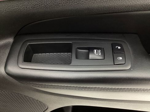 Used 2018 Jeep Grand Cherokee Limited AWD/4WD image 39