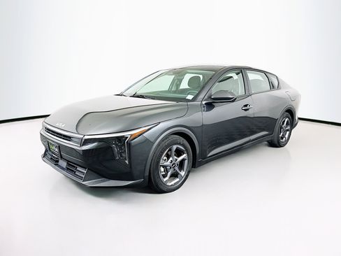 Used 2025 Kia K4 LXS image 3