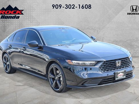Used 2025 Honda Accord Sport image 3