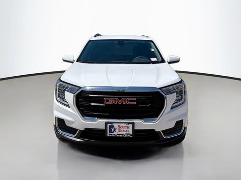 Used 2023 GMC Terrain SLE w/ Driver Convenience Package FWD image 2