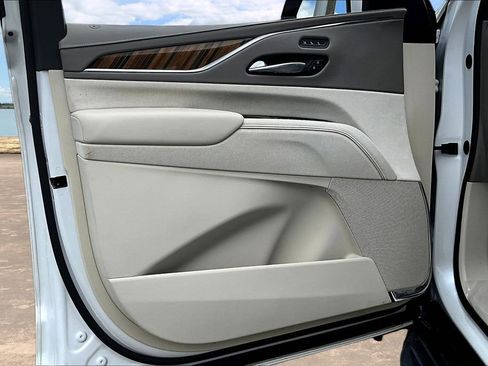 Used 2023 Cadillac Escalade Sport Platinum w/ Heavy-Duty Trailer Package AWD/4WD image 19