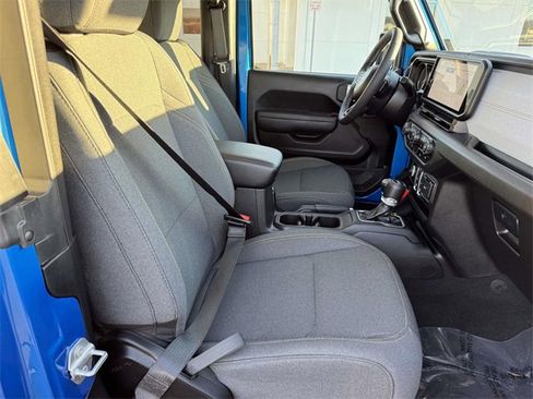 Used 2025 Jeep Wrangler Sport S image 7