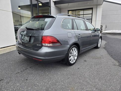 Used 2012 Volkswagen Jetta SportWagen image 3