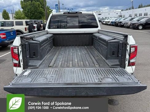 Used 2021 Nissan Titan PRO-4X w/ Pro-4x Convenience Package AWD/4WD image 18
