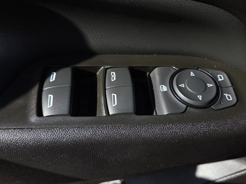 Used 2024 Chevrolet Equinox LT AWD/4WD image 36
