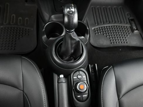 Used 2019 MINI Cooper 2-Door Hardtop FWD image 18