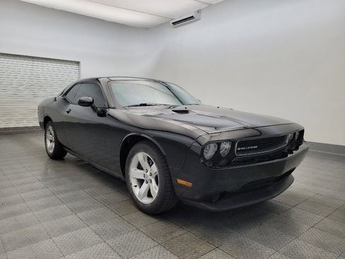 Used 2013 Dodge Challenger SXT image 13