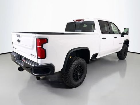 New 2026 Chevrolet Silverado 2500 ZR2 AWD/4WD image 9