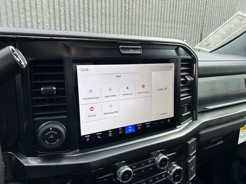 New 2026 Ford F250 Lariat w/ Black Appearance Package image 32