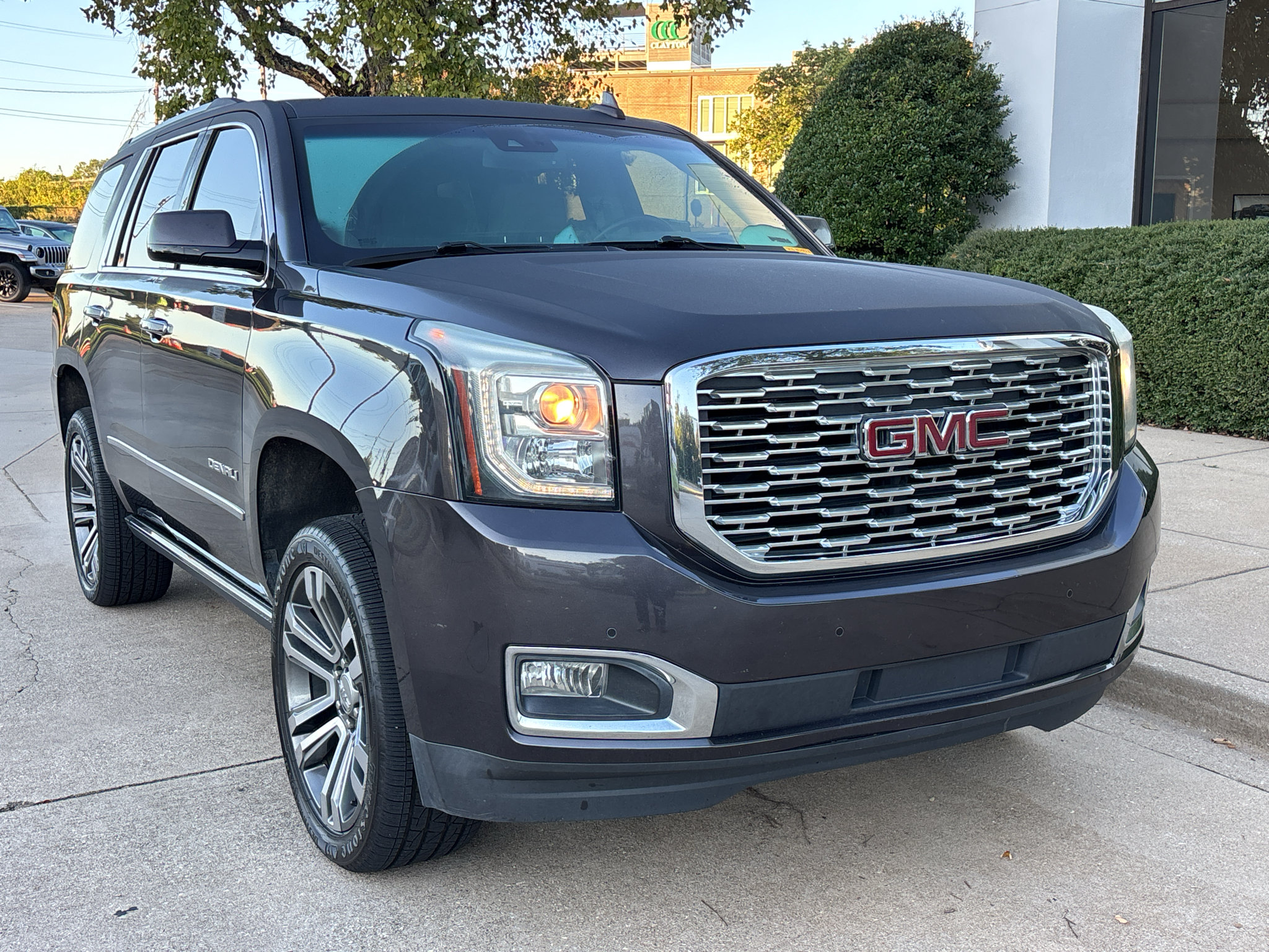 Used 2018 GMC Yukon Denali w/ Denali Ultimate Package RWD image 1