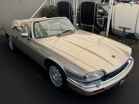 Used 1996 Jaguar XJS 4.0 Convertible RWD image 12
