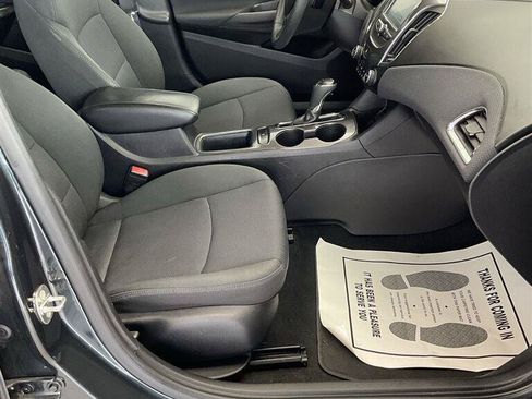 Used 2017 Chevrolet Cruze LT w/ Convenience Package FWD image 12