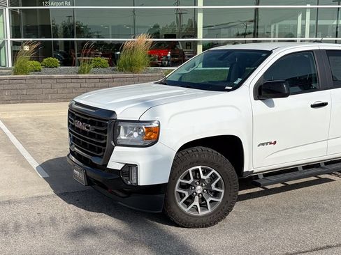Used 2022 GMC Canyon AT4 w/ Trailering Package AWD/4WD image 2