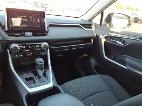 Used 2025 Toyota RAV4 XLE w/ Convenience Package FWD image 26