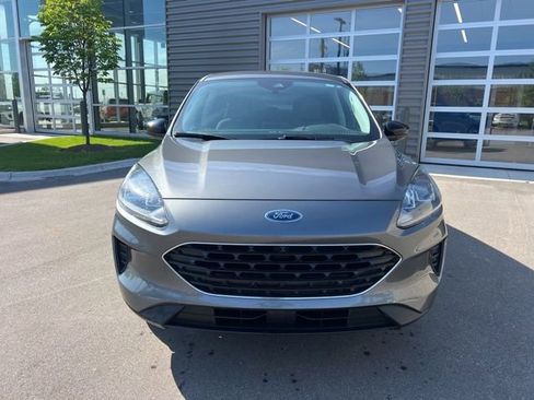 Used 2021 Ford Escape SE w/ SE Sport Appearance Package AWD/4WD image 2