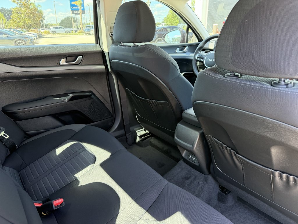 New 2027 Kia K5 LXS FWD image 17