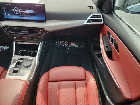 Used 2025 BMW 330i xDrive Sedan image 16