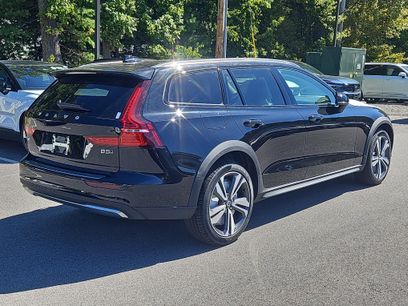 New 2026 Volvo V60 B5 Cross Country Plus w/ Protection Package Premier