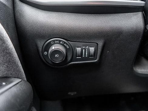 Used 2023 Jeep Compass Latitude AWD/4WD image 20