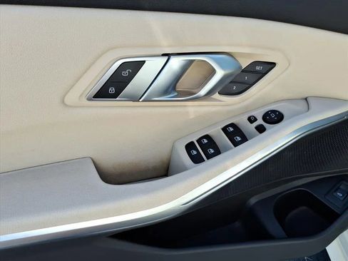 Used 2021 BMW 330i xDrive Sedan w/ Convenience Package image 15