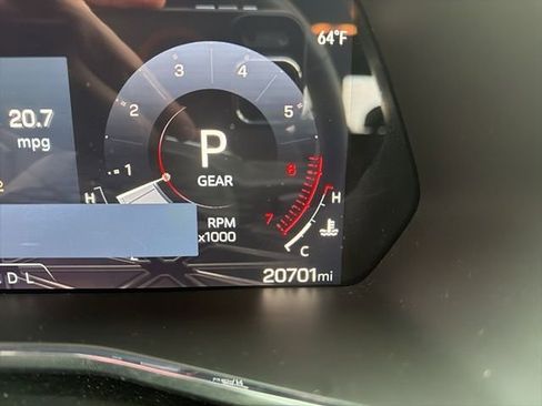 Used 2024 GMC Canyon Denali image 8