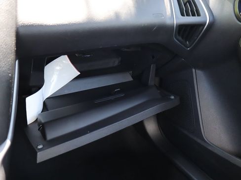 Used 2014 Ford Focus Titanium FWD image 36