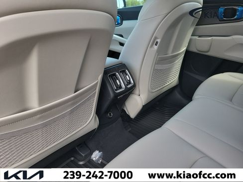 New 2026 Kia Sorento S w/ S Panoramic Sunroof Package FWD image 12