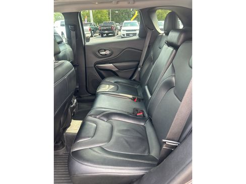 Used 2022 Jeep Cherokee Latitude Lux w/ Sun & Sound Group AWD/4WD image 9