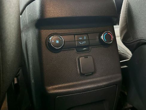 Used 2019 Ford Explorer XLT image 13