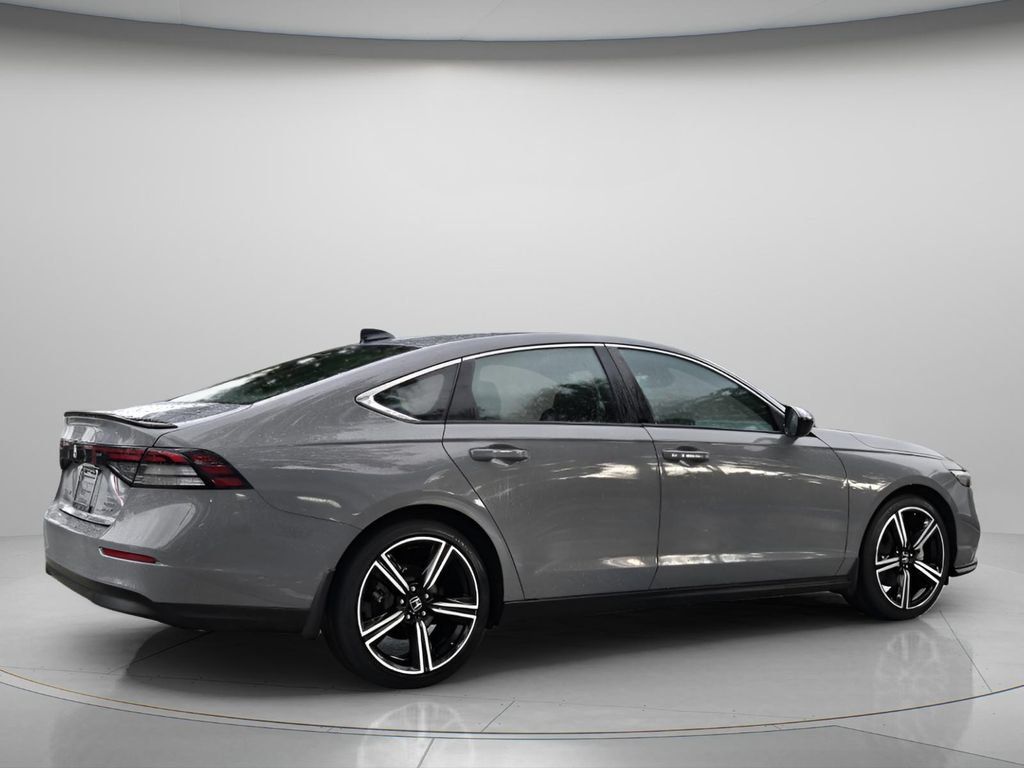 Used 2024 Honda Accord Sport image 7