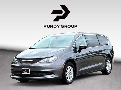 Used 2022 Chrysler Voyager LX FWD image 4