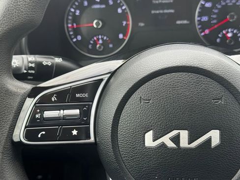 Used 2022 Kia Forte LXS FWD image 24