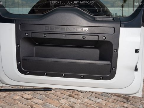 Used 2022 Land Rover Defender 90 X-Dynamic HSE AWD/4WD image 16
