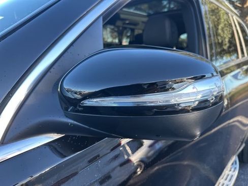 Used 2025 Mercedes-Benz GLS 450 4MATIC image 11