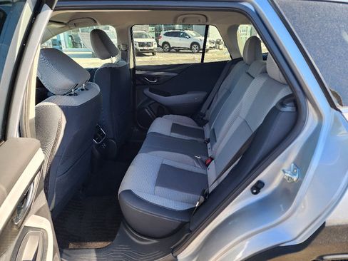 Used 2025 Subaru Outback Premium image 32
