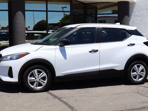 Used 2023 Nissan Kicks S FWD image 7