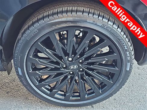 Used 2025 Hyundai Santa Fe Calligraphy image 12