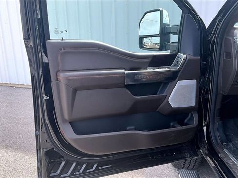 Used 2025 Ford F250 King Ranch w/ Chrome Package AWD/4WD image 18