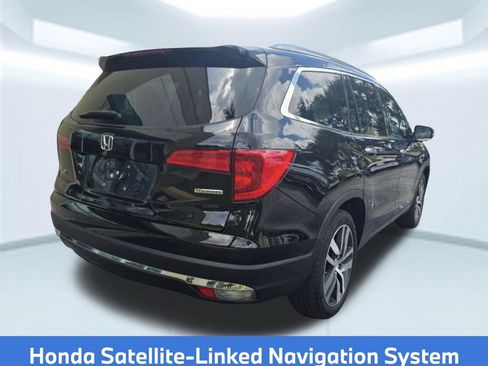Used 2017 Honda Pilot Touring image 2