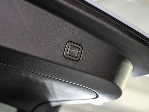 Used 2024 Cadillac Lyriq Luxury image 57