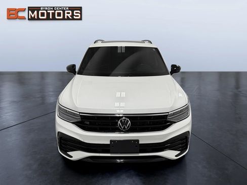 Used 2023 Volkswagen Tiguan SE R-Line image 8