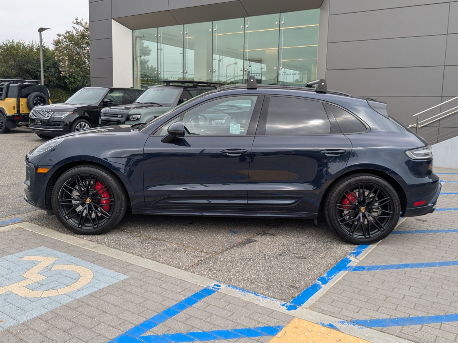 Used 2022 Porsche Macan GTS AWD/4WD image 9