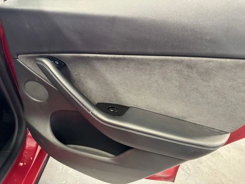 Used 2021 Tesla Model Y Long Range AWD/4WD image 9