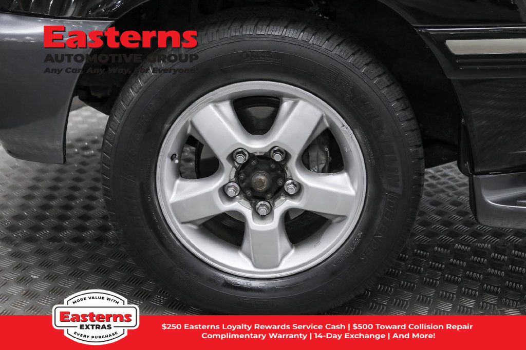 Used 2005 Toyota Land Cruiser w/ Convenience Pkg AWD/4WD image 36